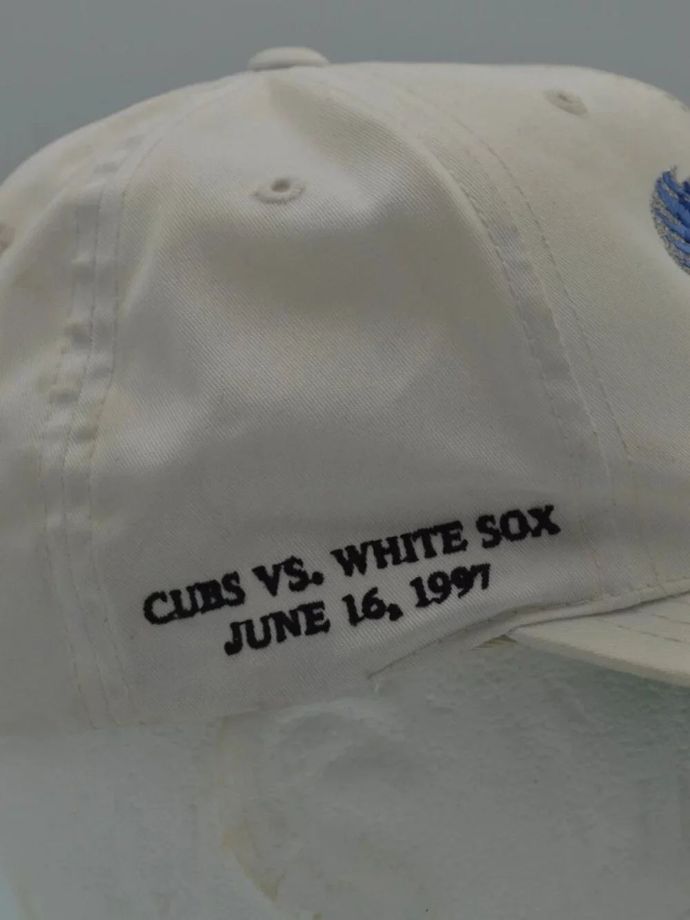 VTG Chicago White Sox Unisex White Cubs Snapback Hat Classic June 16, 1997 OS